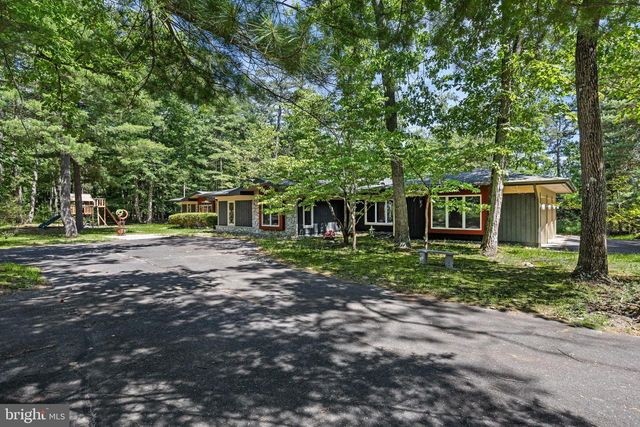1 BRADDOCKS MILL CT, Medford, NJ 08055