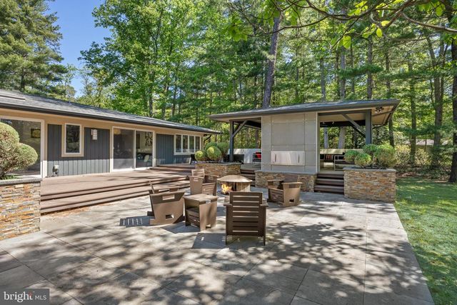 1 BRADDOCKS MILL CT, Medford, NJ 08055