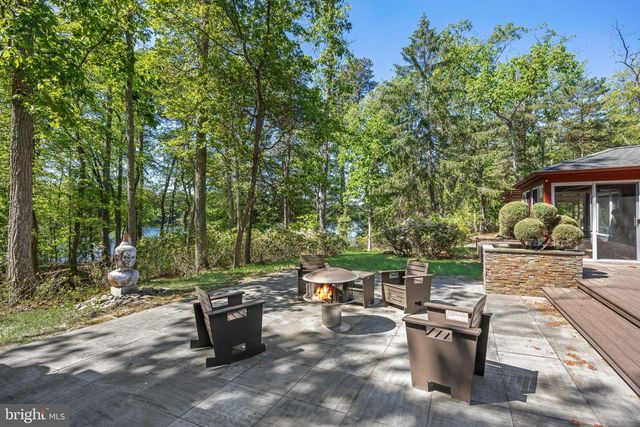 1 BRADDOCKS MILL CT, Medford, NJ 08055