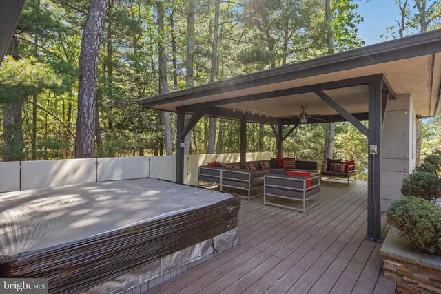 1 BRADDOCKS MILL CT, Medford, NJ 08055