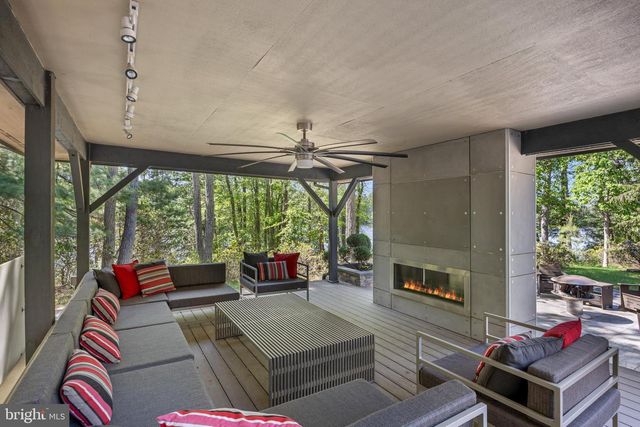1 BRADDOCKS MILL CT, Medford, NJ 08055