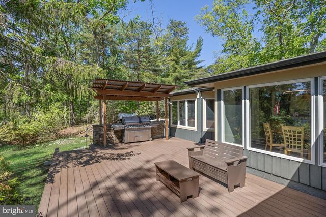 1 BRADDOCKS MILL CT, Medford, NJ 08055