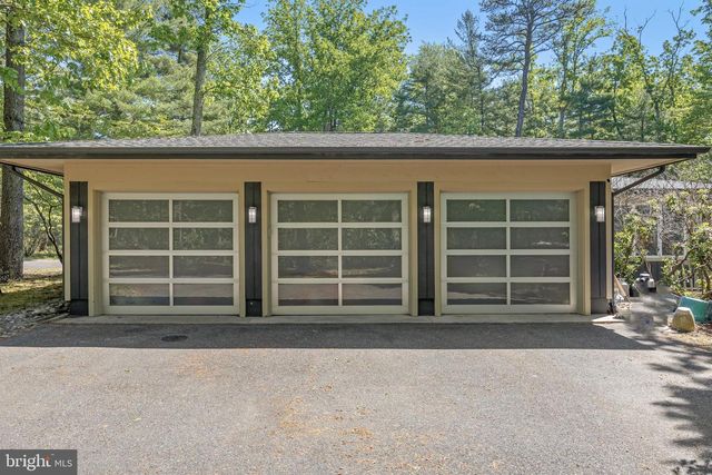 1 BRADDOCKS MILL CT, Medford, NJ 08055