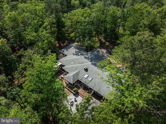 1 BRADDOCKS MILL CT, Medford, NJ 08055