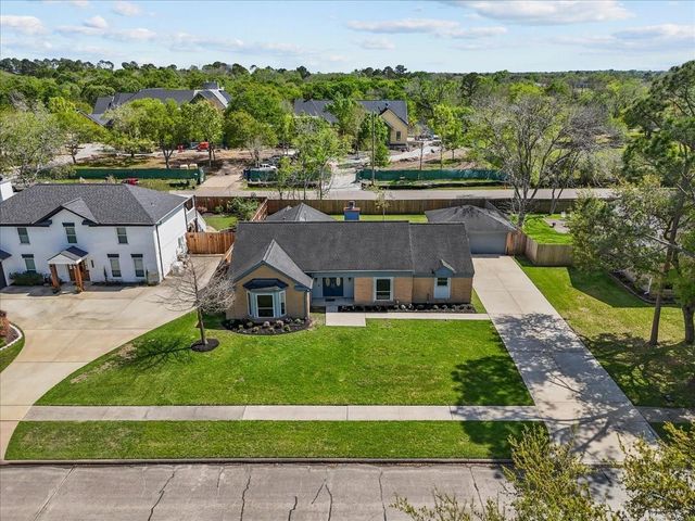 1508 Bayou Oak Drive, Friendswood, TX 77546