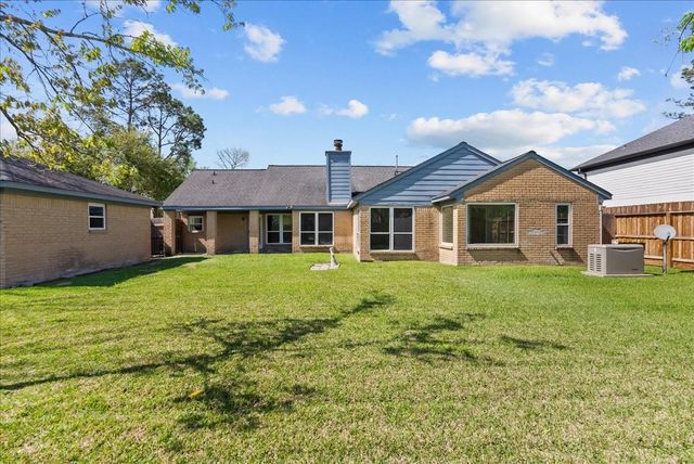1508 Bayou Oak Drive, Friendswood, TX 77546