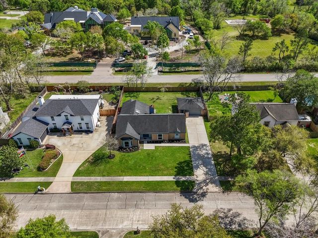 1508 Bayou Oak Drive, Friendswood, TX 77546