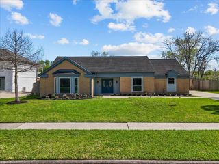 1508 Bayou Oak Drive, Friendswood, TX 77546