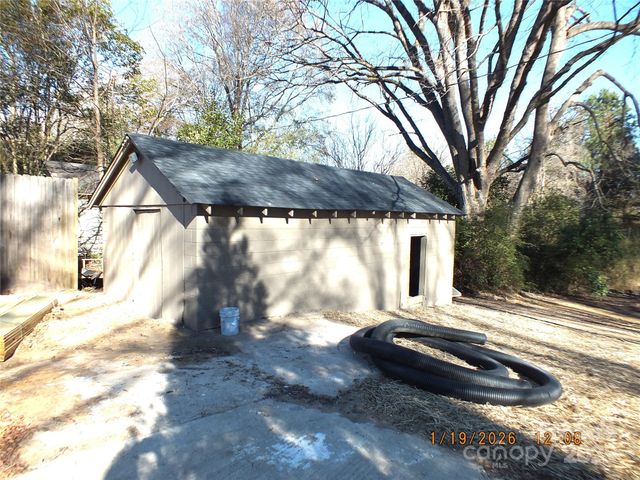 2425 Kershaw Camden Highway, Lancaster, SC 29720