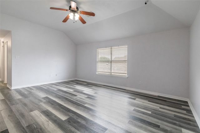 4952 Paddock Drive, Fort Worth, TX 76244