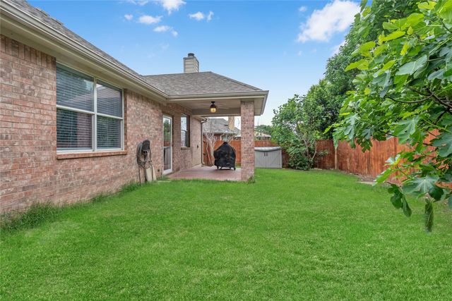 4952 Paddock Drive, Fort Worth, TX 76244