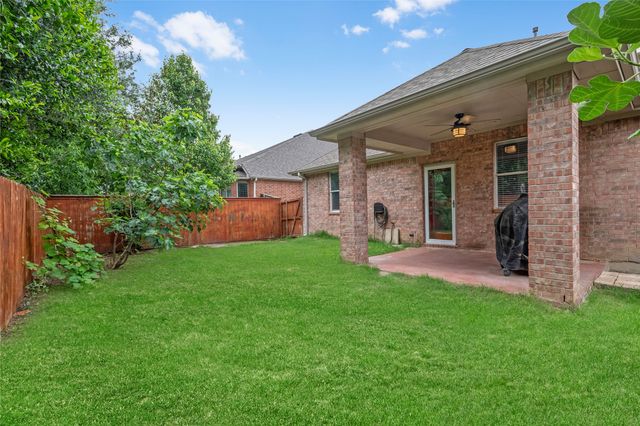 4952 Paddock Drive, Fort Worth, TX 76244