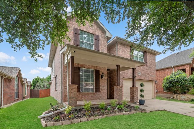 4952 Paddock Drive, Fort Worth, TX 76244