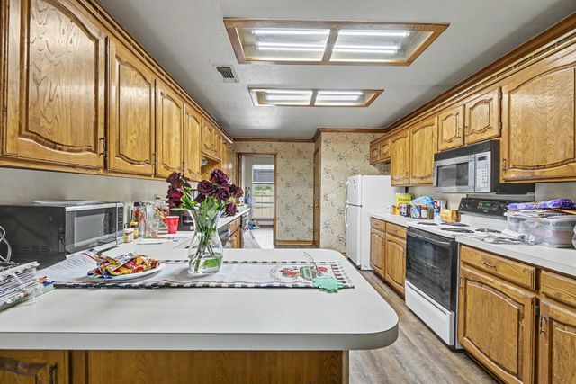 275 Salesville Road, Mineral Wells, TX 76067