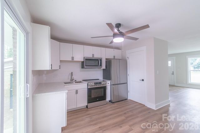 533 Blendwood Drive, Charlotte, NC 28215