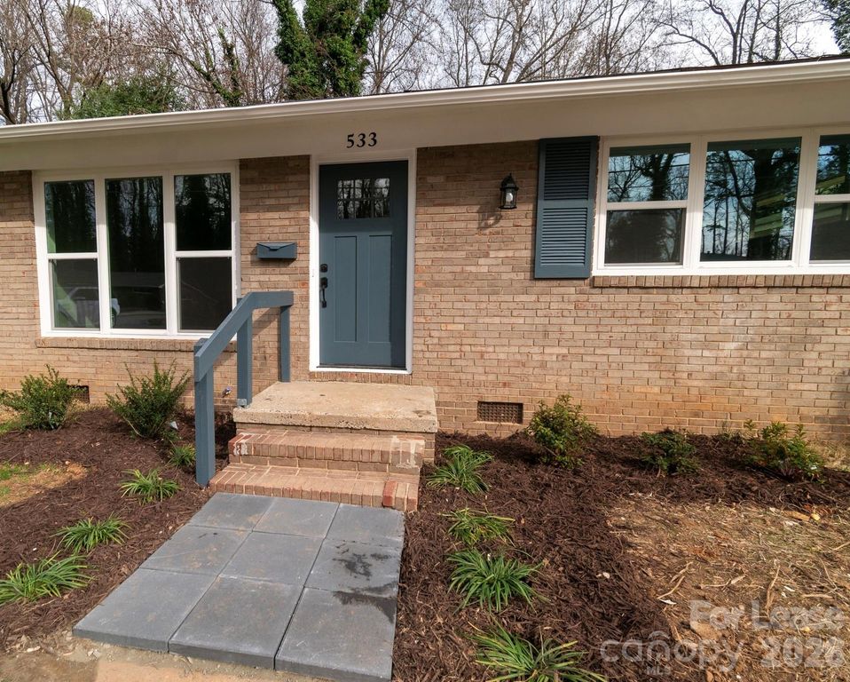 533 Blendwood Drive, Charlotte, NC 28215