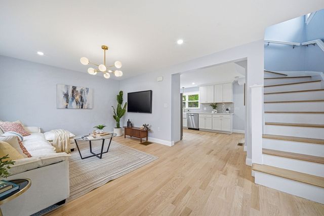 30 Arnold St 30, Quincy, MA 02169