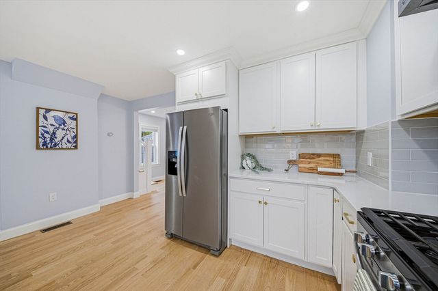 30 Arnold St 30, Quincy, MA 02169
