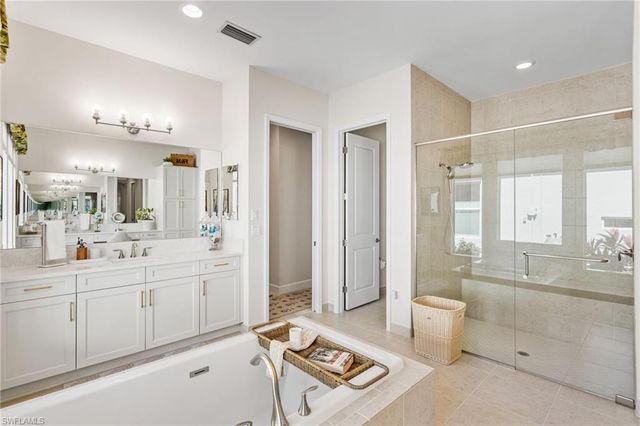 12058 Mimosa ST, Naples, FL 34120