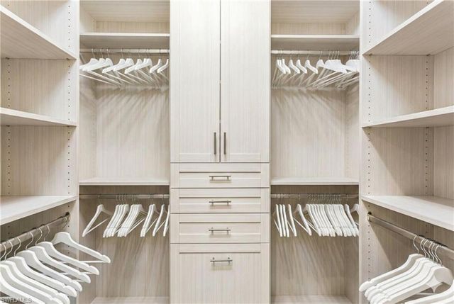 12058 Mimosa ST, Naples, FL 34120