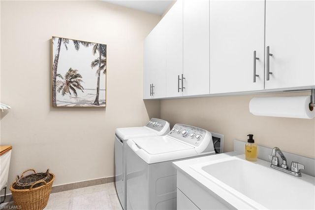 12058 Mimosa ST, Naples, FL 34120