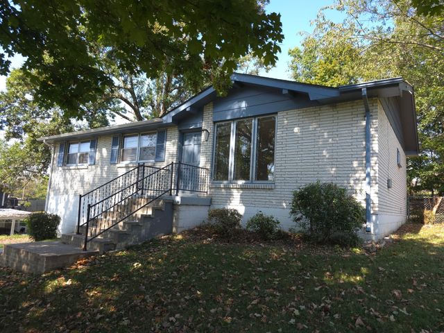 125 Curtis Cross Roads, Hendersonville, TN 37075