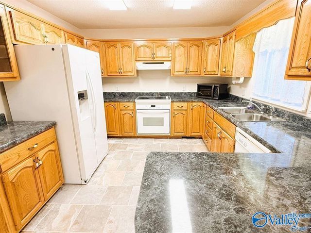 829 10th Street NW, Arab, AL 35016