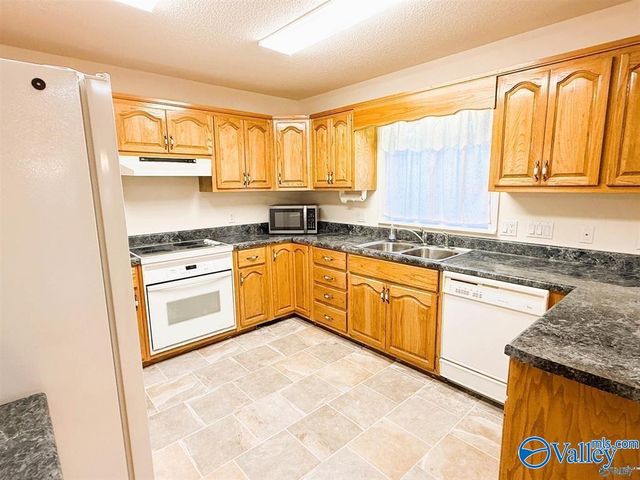 829 10th Street NW, Arab, AL 35016