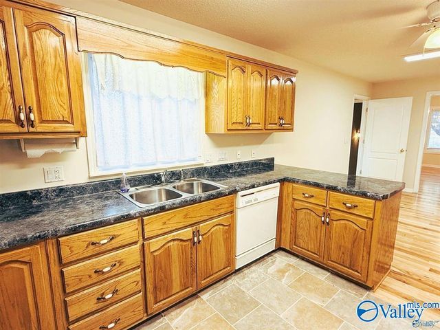 829 10th Street NW, Arab, AL 35016