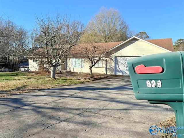 829 10th Street NW, Arab, AL 35016