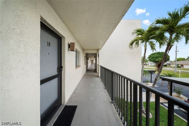 2111 Barkeley LN 10, Fort Myers, FL 33907