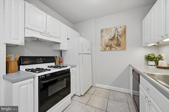 1127 GREEN ST, Philadelphia, PA 19123