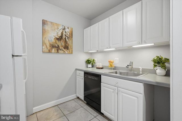 1127 GREEN ST, Philadelphia, PA 19123