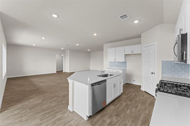 375 ELKINS PRAIRIE DR, Lockhart, TX 78644