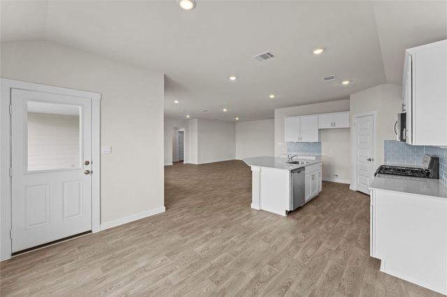 375 ELKINS PRAIRIE DR, Lockhart, TX 78644