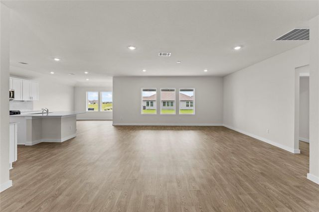 375 ELKINS PRAIRIE DR, Lockhart, TX 78644