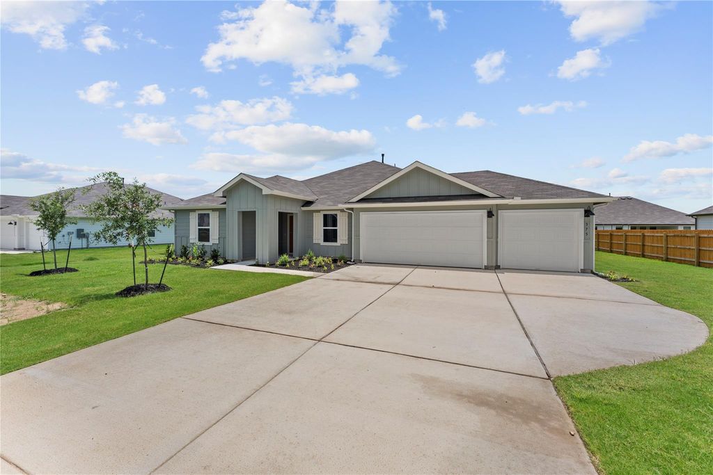375 ELKINS PRAIRIE DR, Lockhart, TX 78644