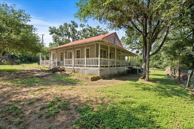 371 Youngs Prairie RD, Elgin, TX 78621