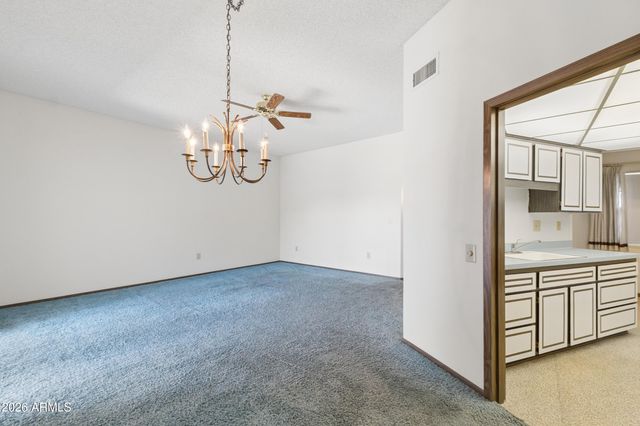 10538 W PALMERAS Drive, Sun City, AZ 85373
