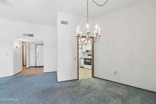 10538 W PALMERAS Drive, Sun City, AZ 85373