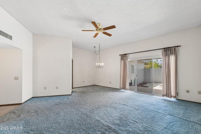 10538 W PALMERAS Drive, Sun City, AZ 85373