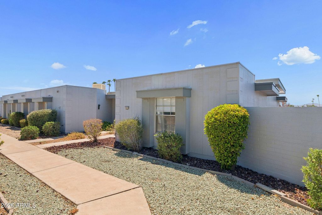 10538 W PALMERAS Drive, Sun City, AZ 85373 — photo 2