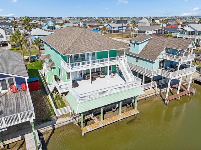 22105 Zapata Drive, Galveston, TX 77554