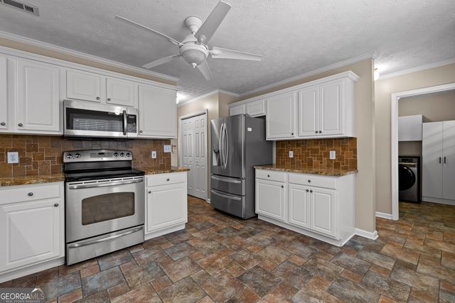 61 Thorne Berry Drive, Hampton, GA 30228