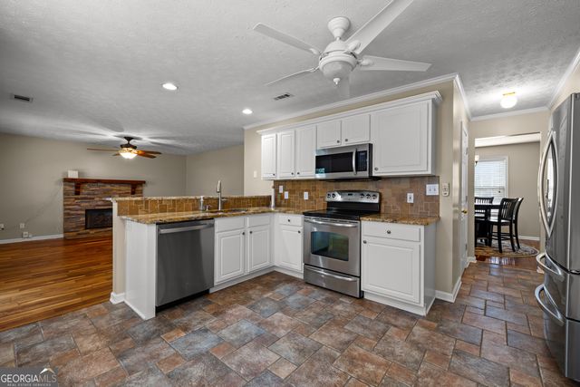 61 Thorne Berry Drive, Hampton, GA 30228