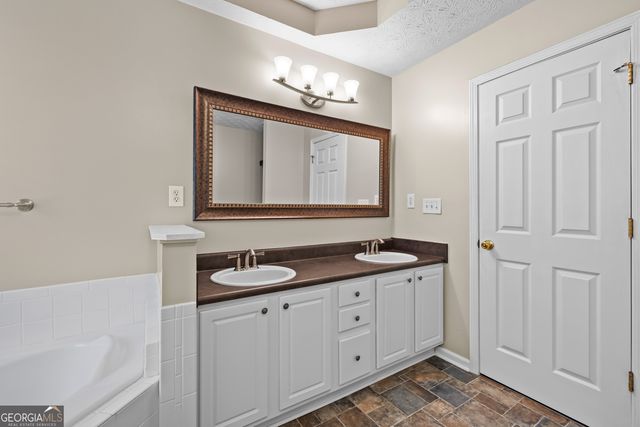 61 Thorne Berry Drive, Hampton, GA 30228