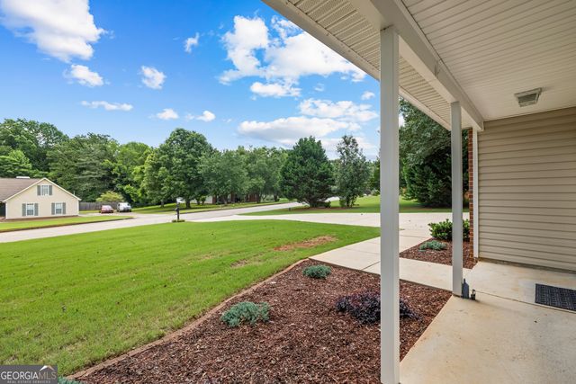 61 Thorne Berry Drive, Hampton, GA 30228