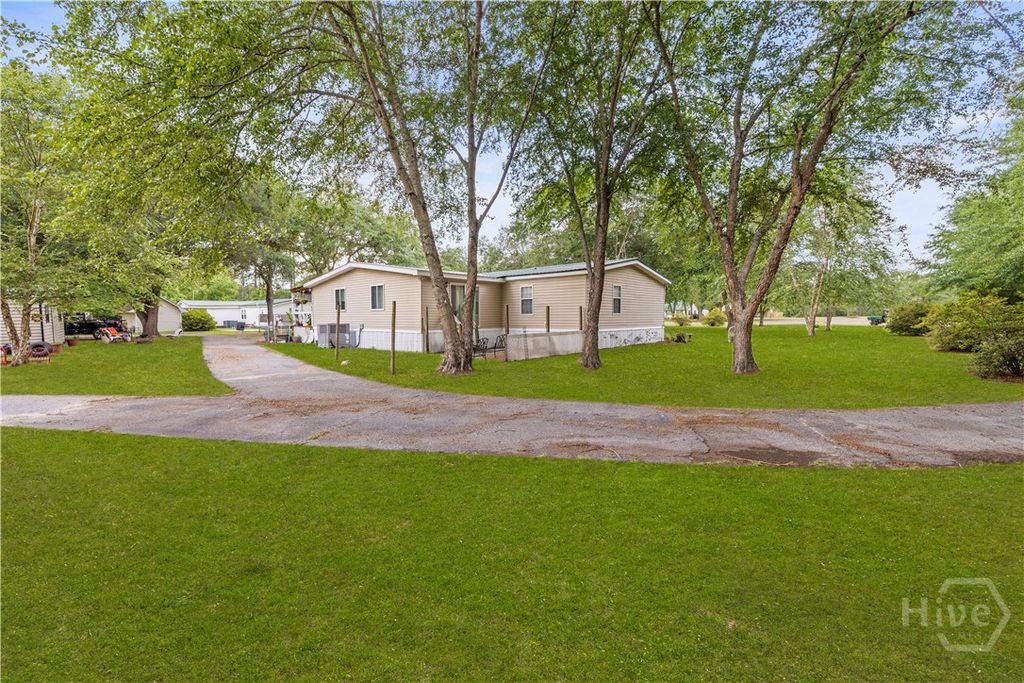 Image 16 of property listing at 535 & 565 Deer Run Road, Ellabell, GA 31308