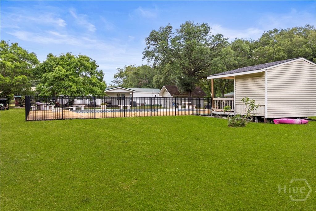 Image 21 of property listing at 535 & 565 Deer Run Road, Ellabell, GA 31308