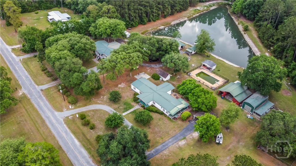 Image 9 of property listing at 535 & 565 Deer Run Road, Ellabell, GA 31308